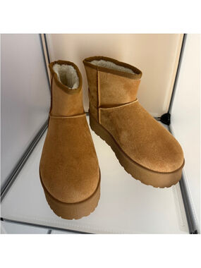 Top Moda Women's Furry Faux Suede Ankle Platform Booties Tan Size 8.5